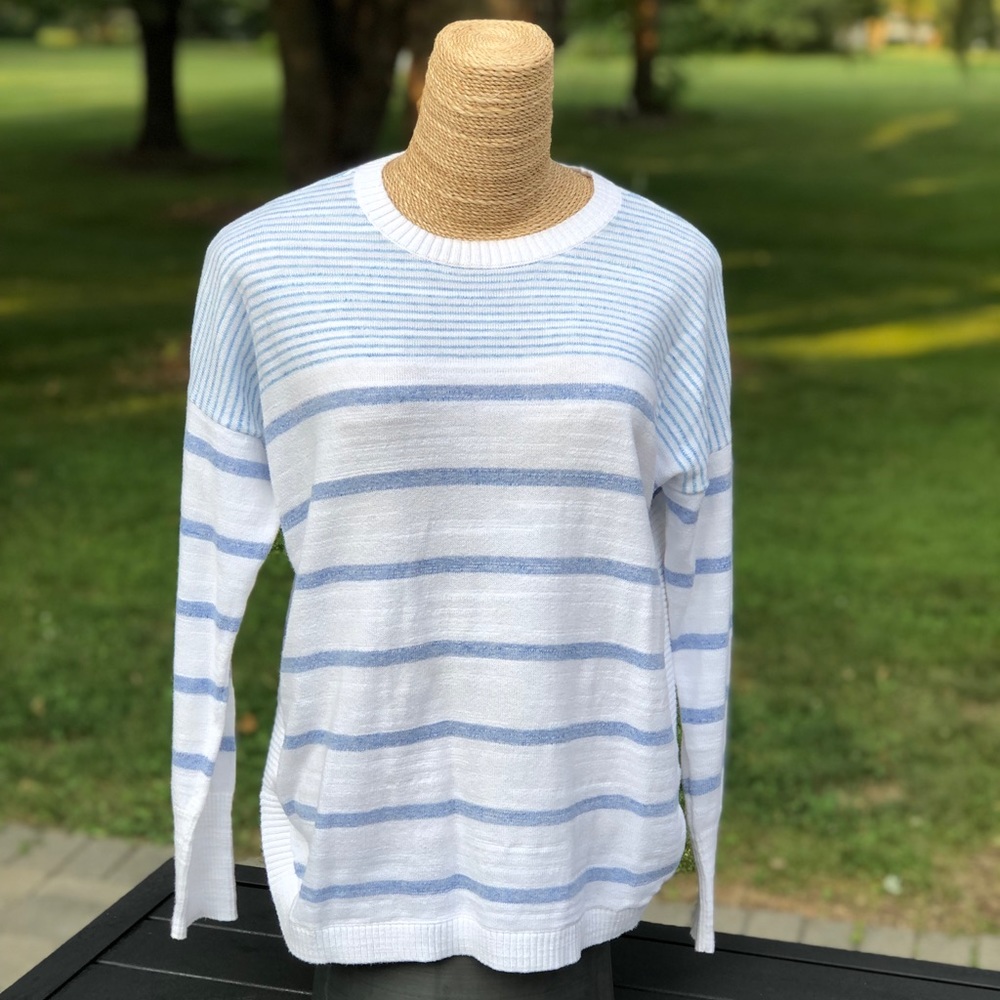 Price DROP! Vineyard Vines striped crew sweater